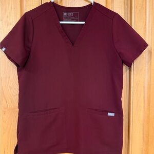 Figs
Came Three Pocket Scrub Top Burgundy
